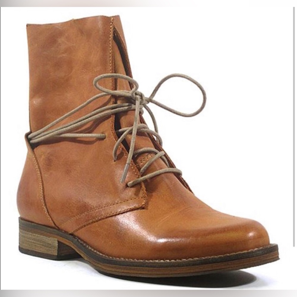 Chelsea Crew Boots size 8